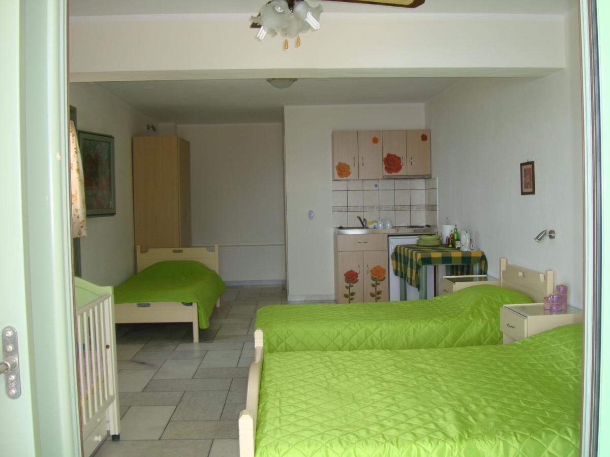 Appartement Kalados -beachfront Studios- *