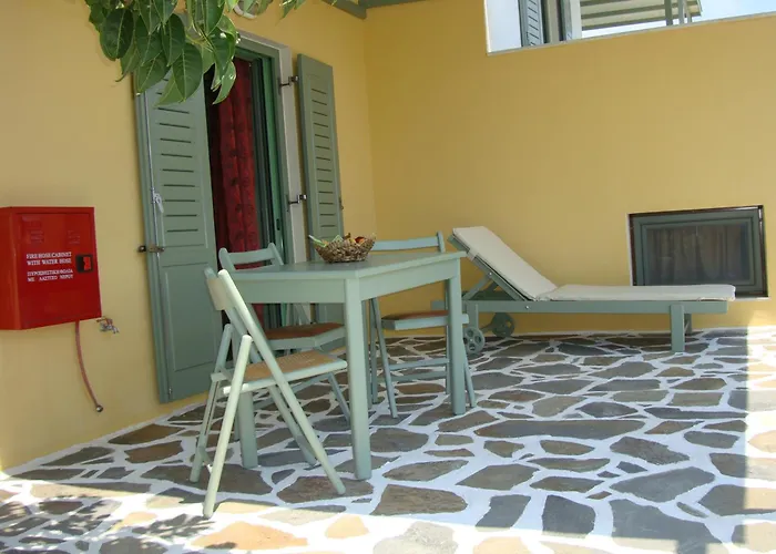 Kalados -Beachfront Studios-